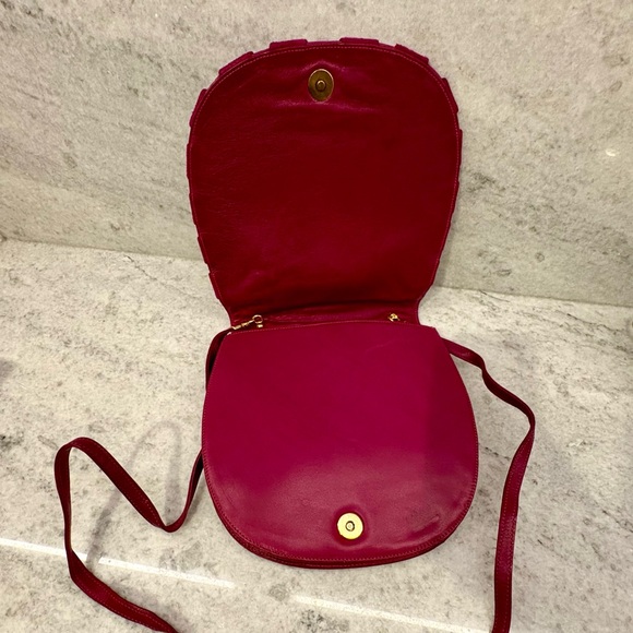 Valentino Garavani Fuchsia Saddle Bag - Picture 4 of 16